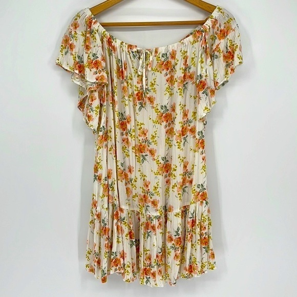 Cupcakes and Cashmere Floral Flutter Sleeve Dress Size Medium - Picture 1 of 7